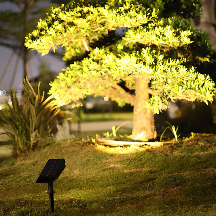 Solar Spotlight - Waterproof LED Light - Adjustable Zoom
